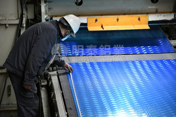 aluminum-checker-plate-2