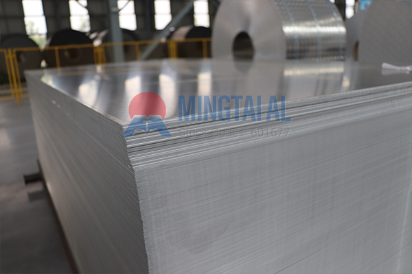 Aluminum plate for circuit board substrate
