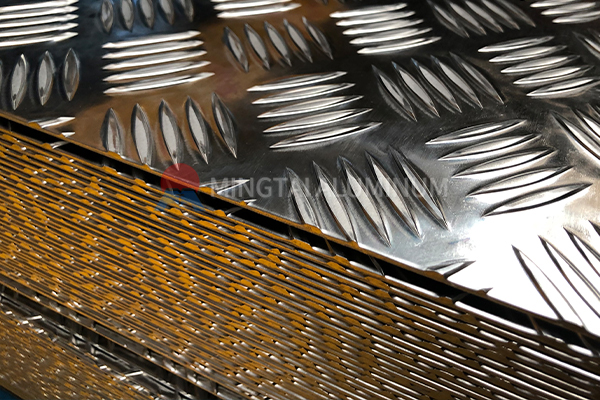 aluminum tread plate for industrial floors